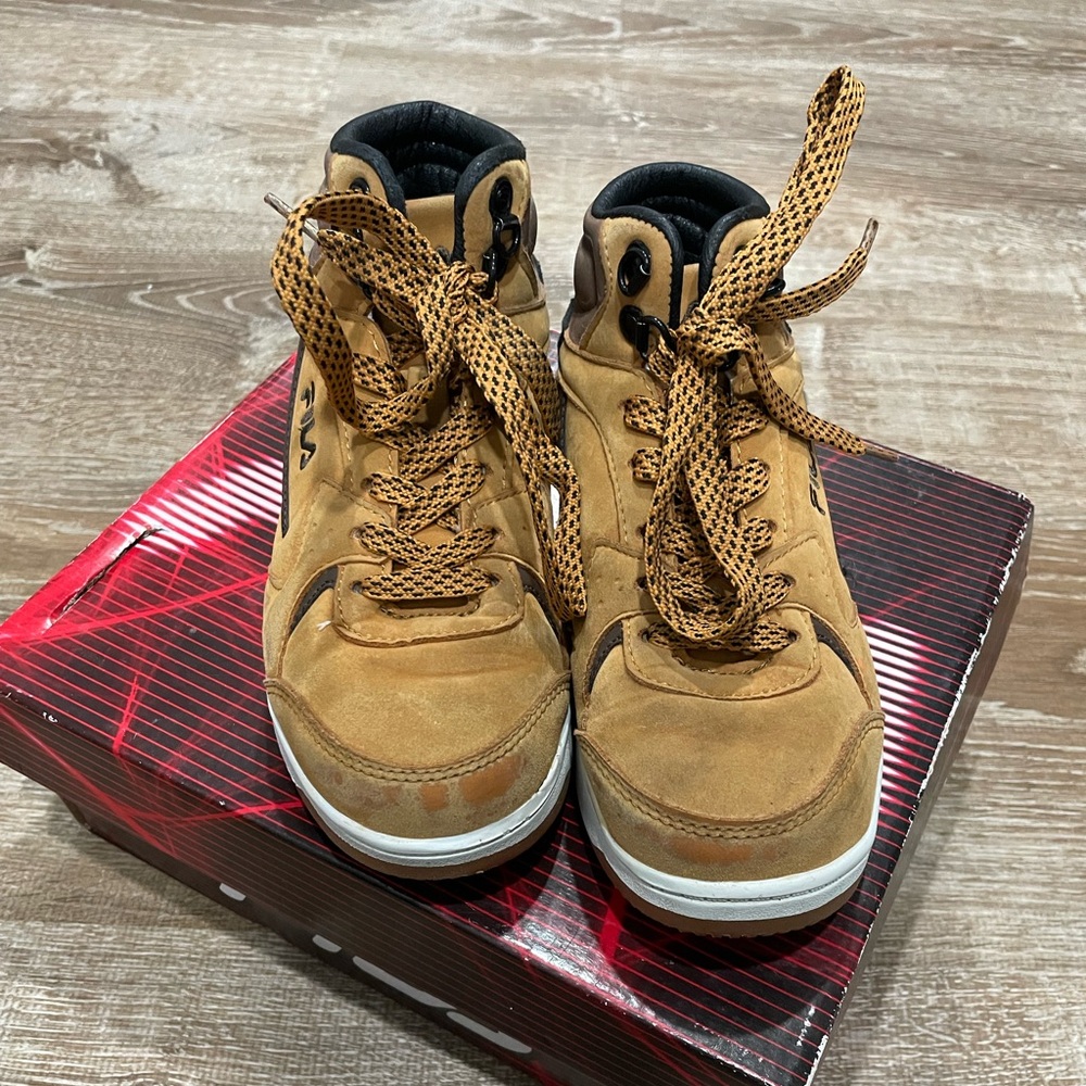 Boots - Picture 2 of 6